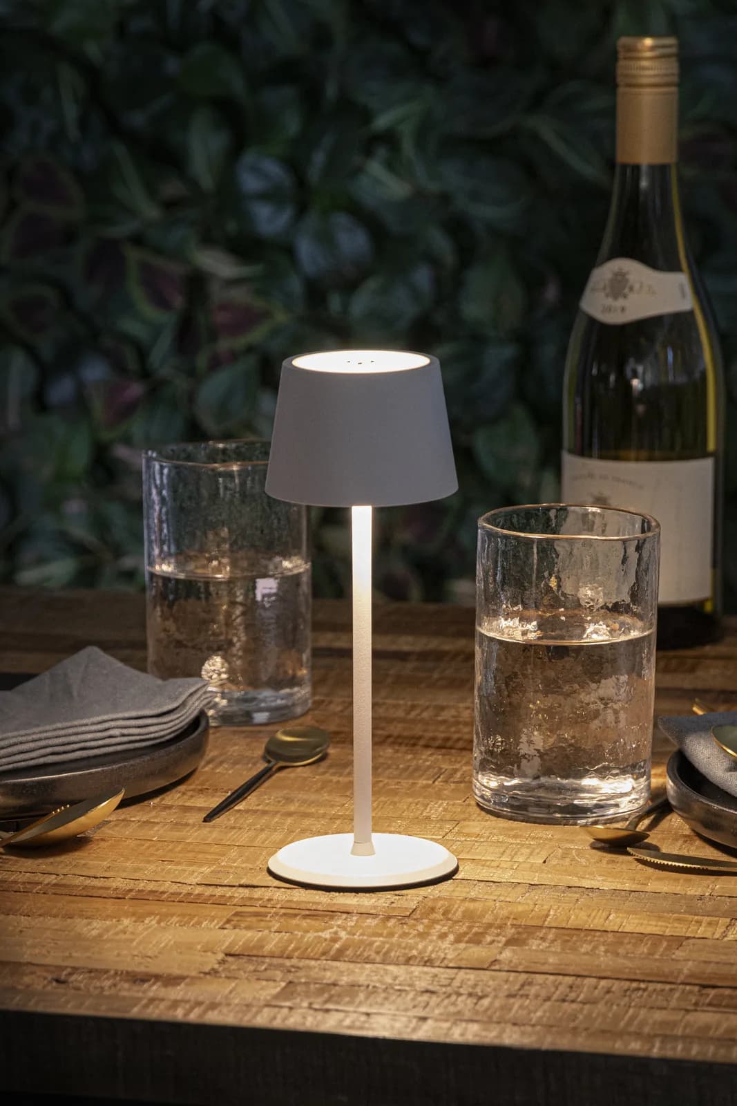 Securit® Monte-Carlo draadloze led-tafellamp — wit — binnen/buiten — magnetische laadkabel inbegrepen — In situ